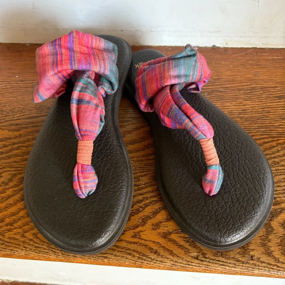 Sanuk Multicolor Yoga Sling Striped Sandals Size 7 New Condition‎
